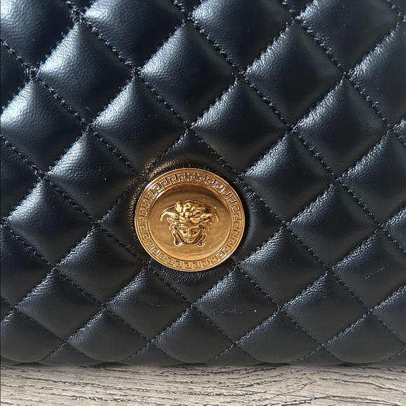 Versace Medusa Quilted Nappa Tote Bag and Attached Wallet Pouch - Picture 4 of 17